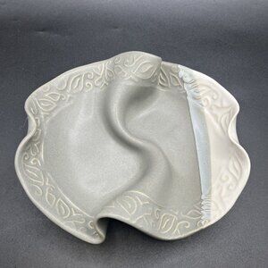 Hilborn Pottery  Pinch Wave 7” Art Pottery Dish-Handmade Canada Gray Blue White